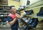 Sepatu Reno Karangsono Bertahan di Tengah Gempuran Impor